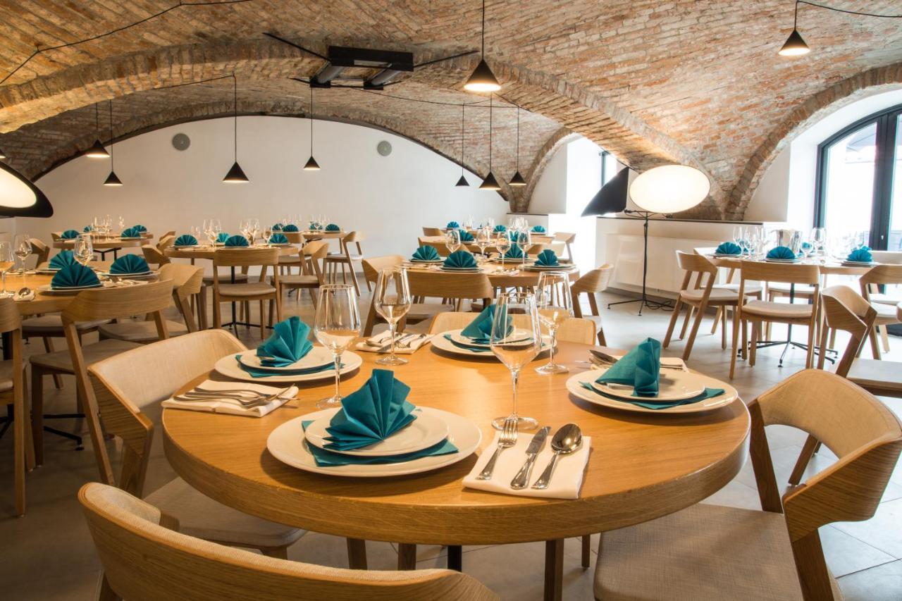 Hotel Restaurant Na Navsi Ricany  Extérieur photo